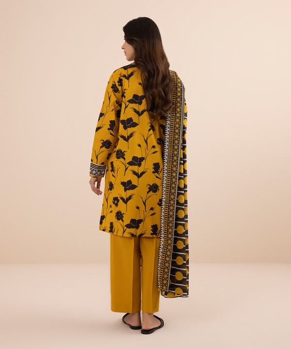 Exclusive Prints With Voile Dupatta Unstitched Lawn Collection 2024 - EPWVP 08 main image 0