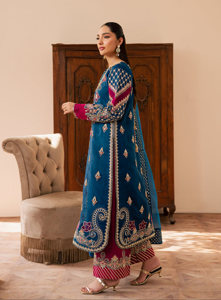 Emaan Adeel Suave Luxury Formals – AVOIR