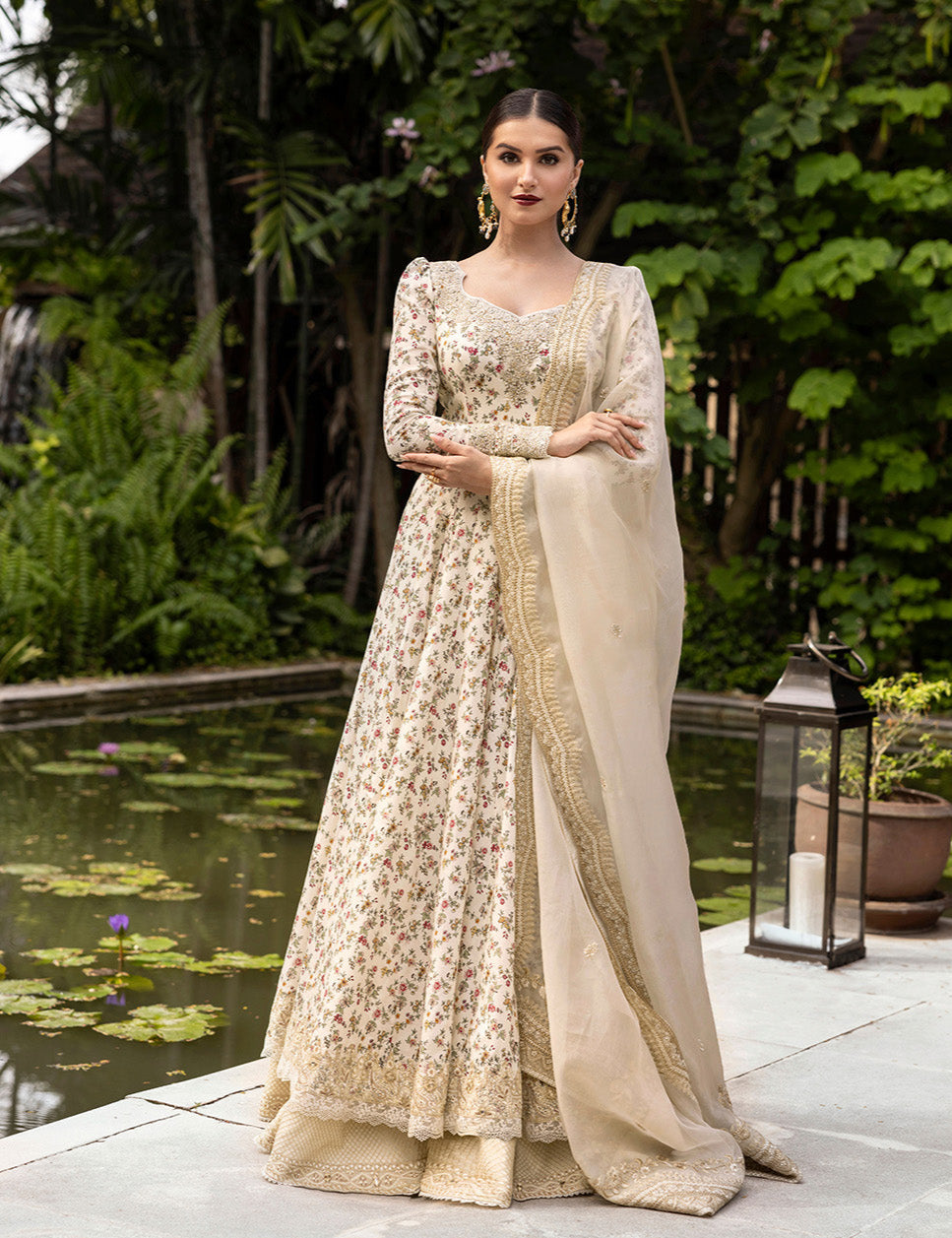 Faiza Saqlain Vinika Lawn Suit: Off White Pakistani Dress Worn by Tara Sutaria YourLibaas Faiza Saqlain Vinika Lawn Suit: Off White Pakistani Dress Worn by Tara Sutaria YourLibaas