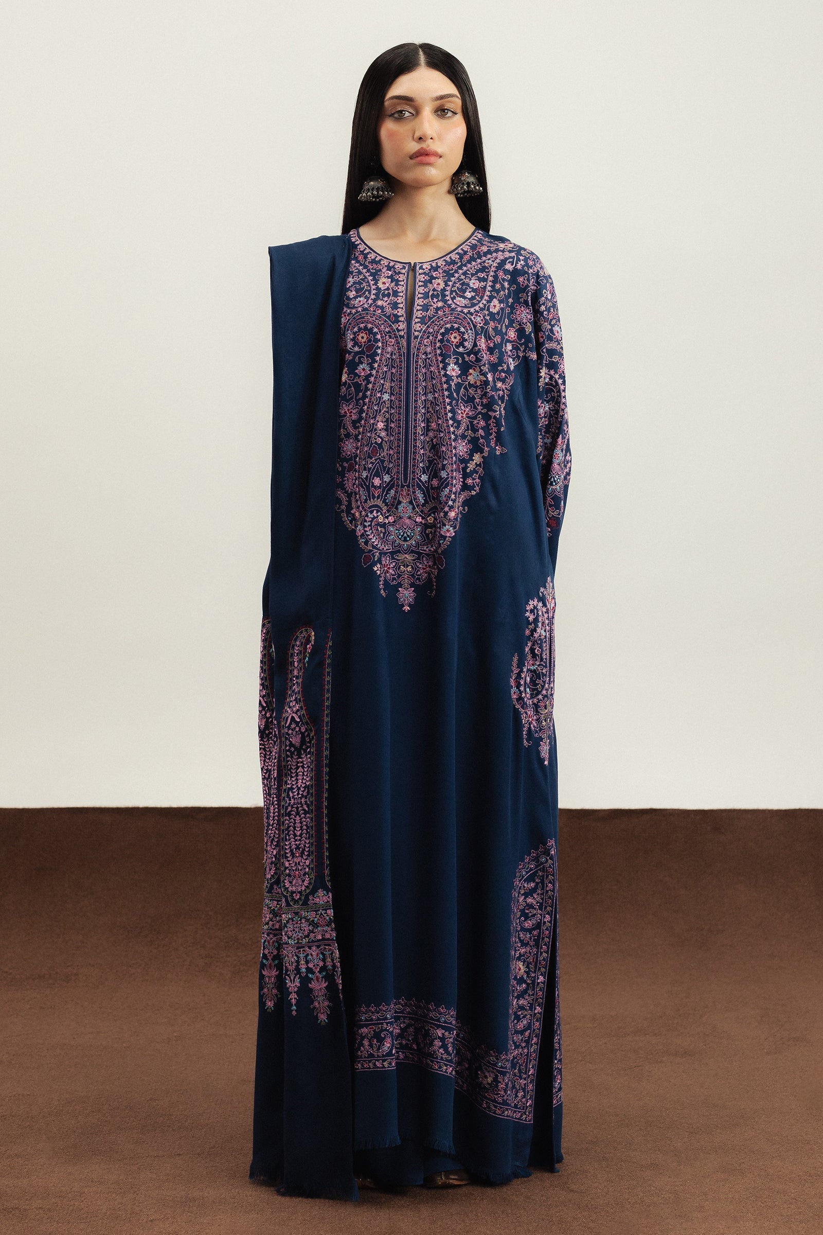 green emerald velvet dress Formal Collection - Zara Shahjahan - Lovent Wedding