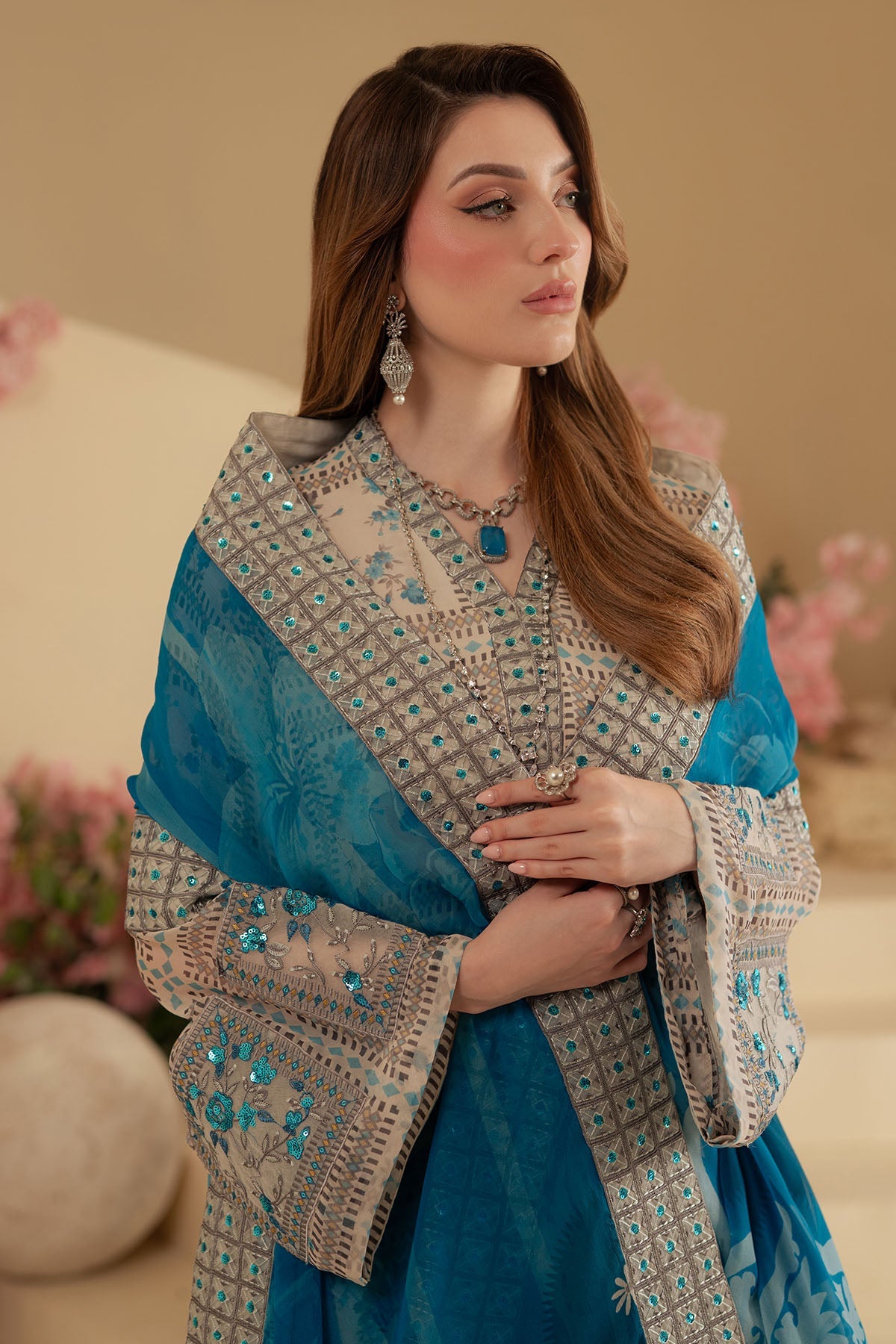 Nureh Amaya Luxury Chiffon Formal Pakistani Suit AM-17 | Elegant Off-White Dress Nureh Amaya Luxury Chiffon Formal Pakistani Suit AM-17 | Elegant Off-White Dress