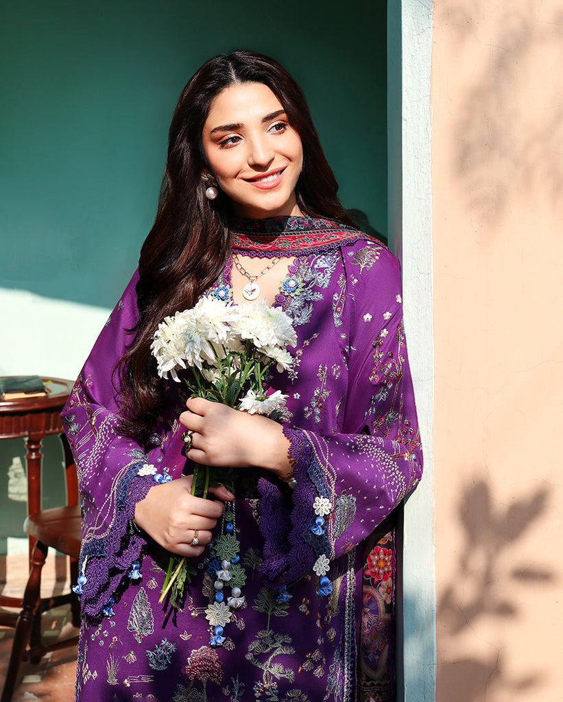 Roheenaz Reveire Lawn – Aurelia