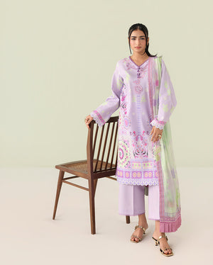Roheenaz Reveire Lawn