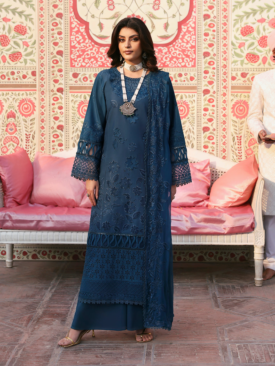 Mahnur Husn-e-Jahan Navy Blue Pakistani Lawn Suit for Parties | Elegant Spring/Summer Dress YourLibaas Mahnur Husn-e-Jahan Navy Blue Pakistani Lawn Suit for Parties | Elegant Spring/Summer Dress YourLibaas