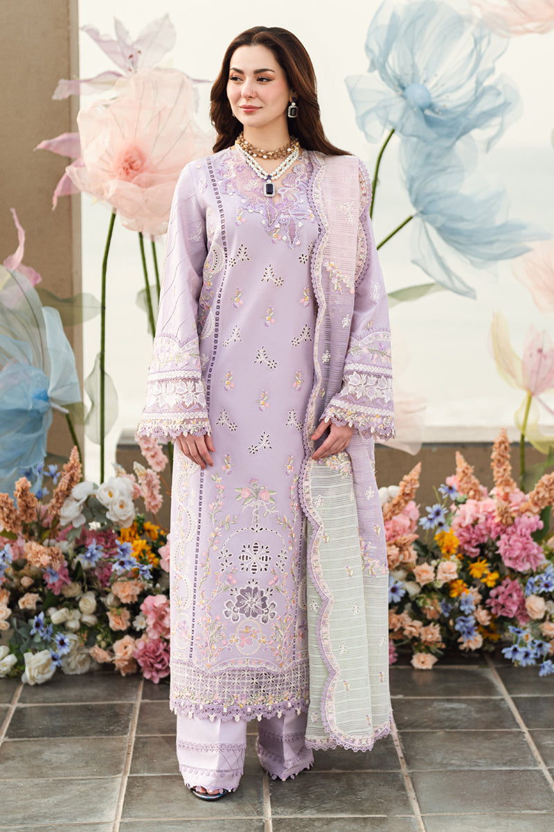 hania amir purple dress Hania Amir dazzles in traditional ethnic outfits. See pics