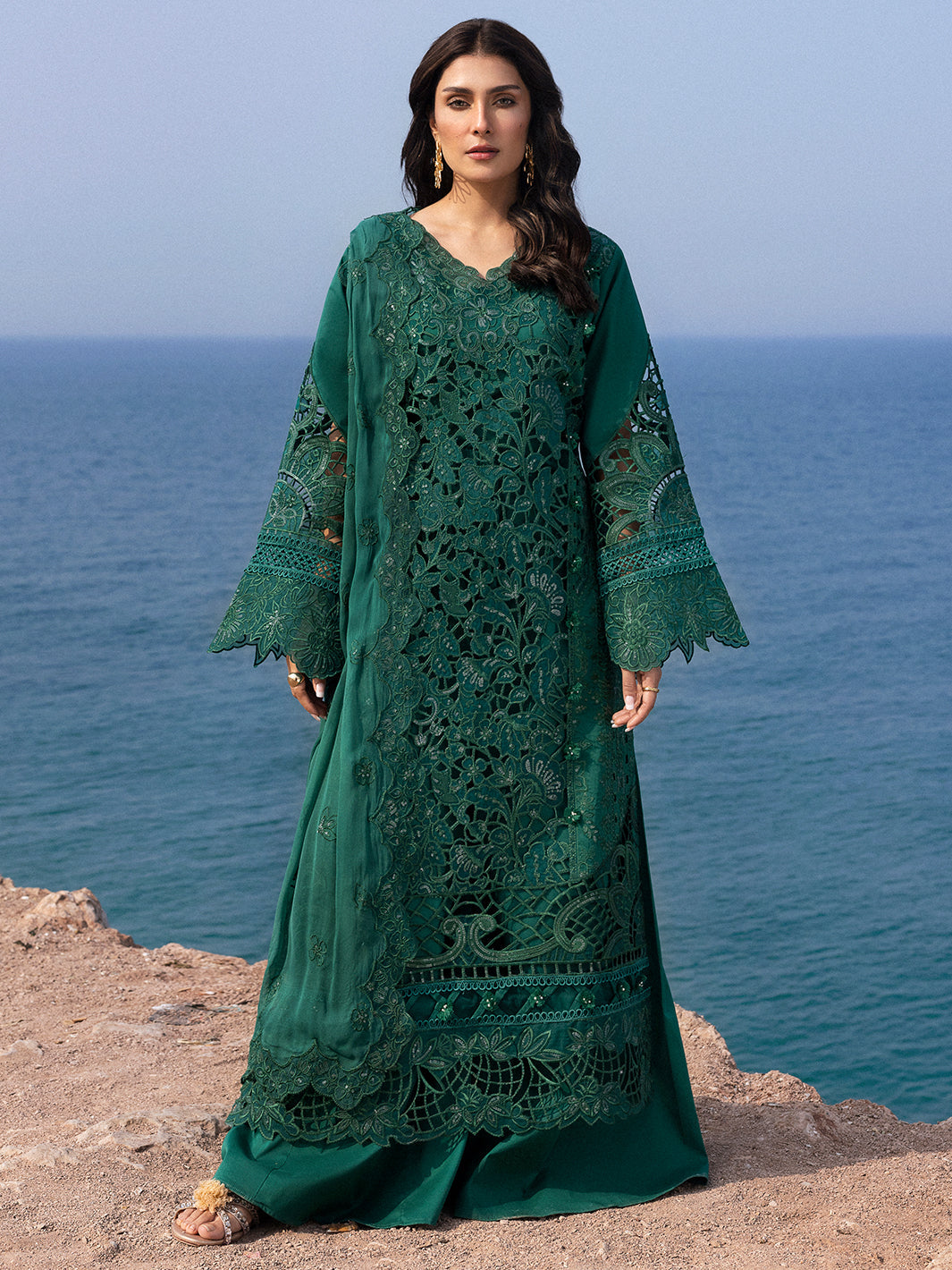 Mahnur Eirene Green Lawn Suit with Ayeza Khan | Pakistani Party Wear Dress YourLibaas Mahnur Eirene Green Lawn Suit with Ayeza Khan | Pakistani Party Wear Dress YourLibaas