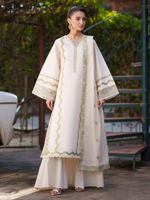 Mahnur Lawn
