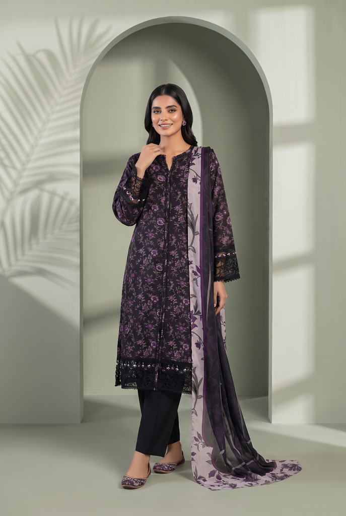 Sadabahar Stitched Lawn 983 Black - model front