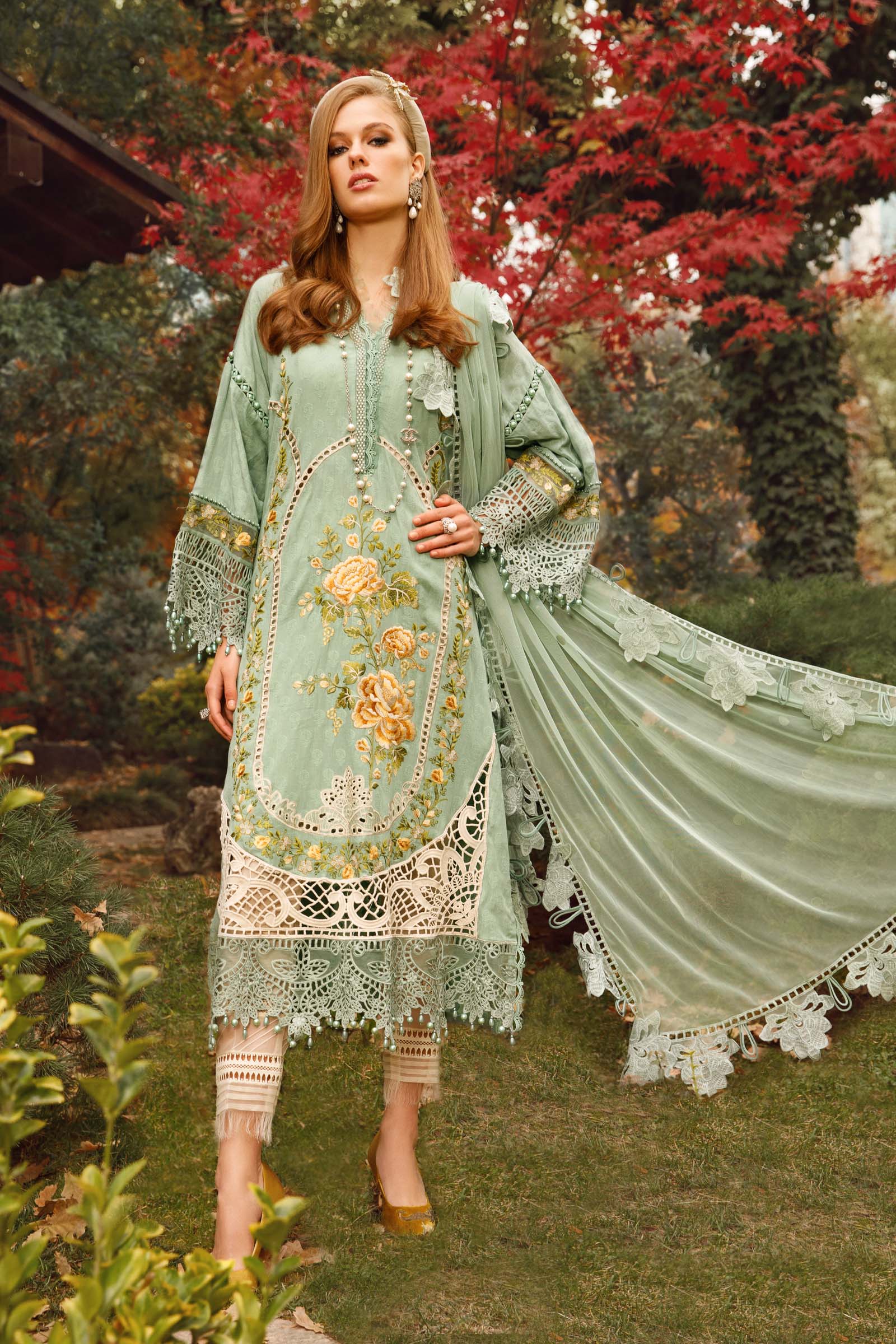 Luxury Lawn Collection 2023 – D-2302-B1