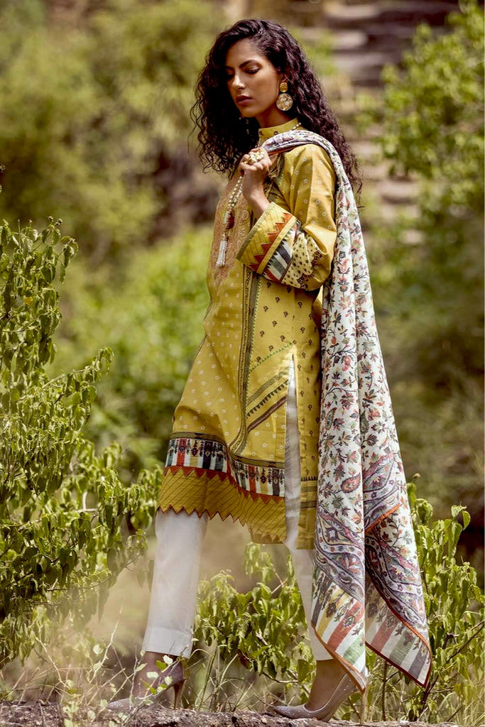 Gul Ahmed Fall/Winter Collection 2021 – 3PC Embroidered Khaddar Suit with Digital Printed Khaddar Dupatta K-12030