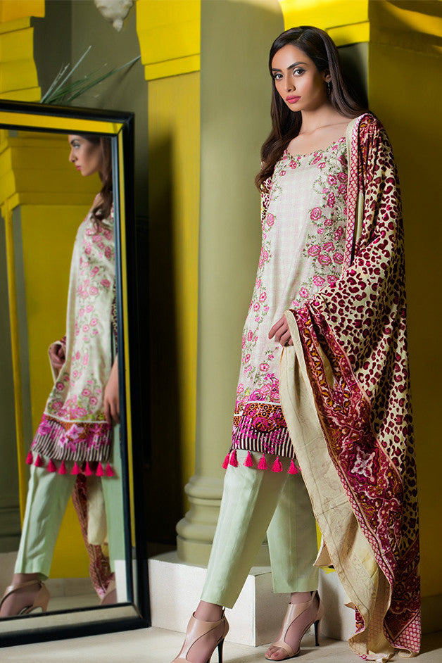 Saira Hassan Velvet Embroidered Dupatta Collection – SH04 - YourLibaas
 - 1