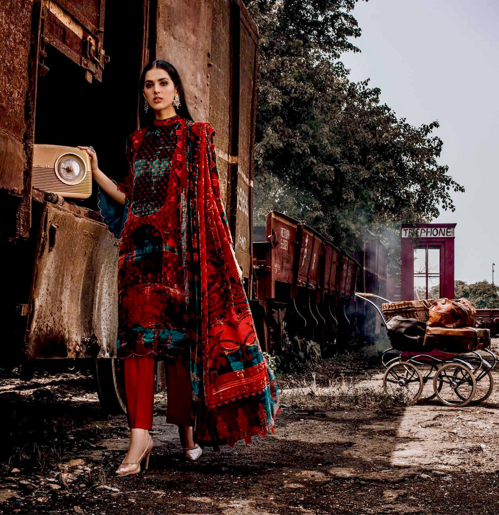 Gul Ahmed Winter Collection 2021 · 3 PC Velvet Suit with Velvet Dupatta – BVL-12005B