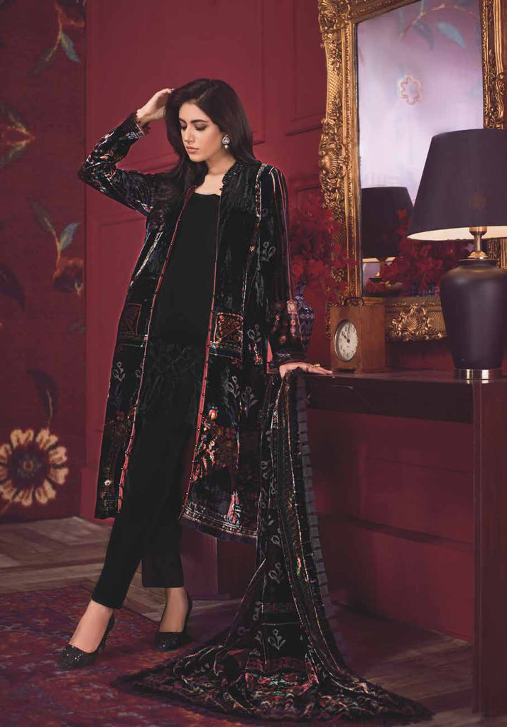 Gul Ahmed Winter Collection 2021 · 3 PC Velvet Suit with Velvet Dupatta – BVL-12007A