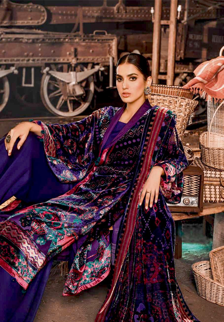 Gul Ahmed Winter Collection 2021 · 3 PC Velvet Suit with Velvet Dupatta – BVL-12009B