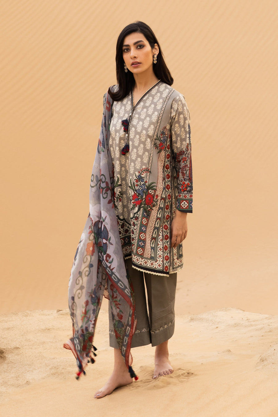 Sapphire Razia Grey Printed Pakistani Lawn Suit 03PDAY22V122