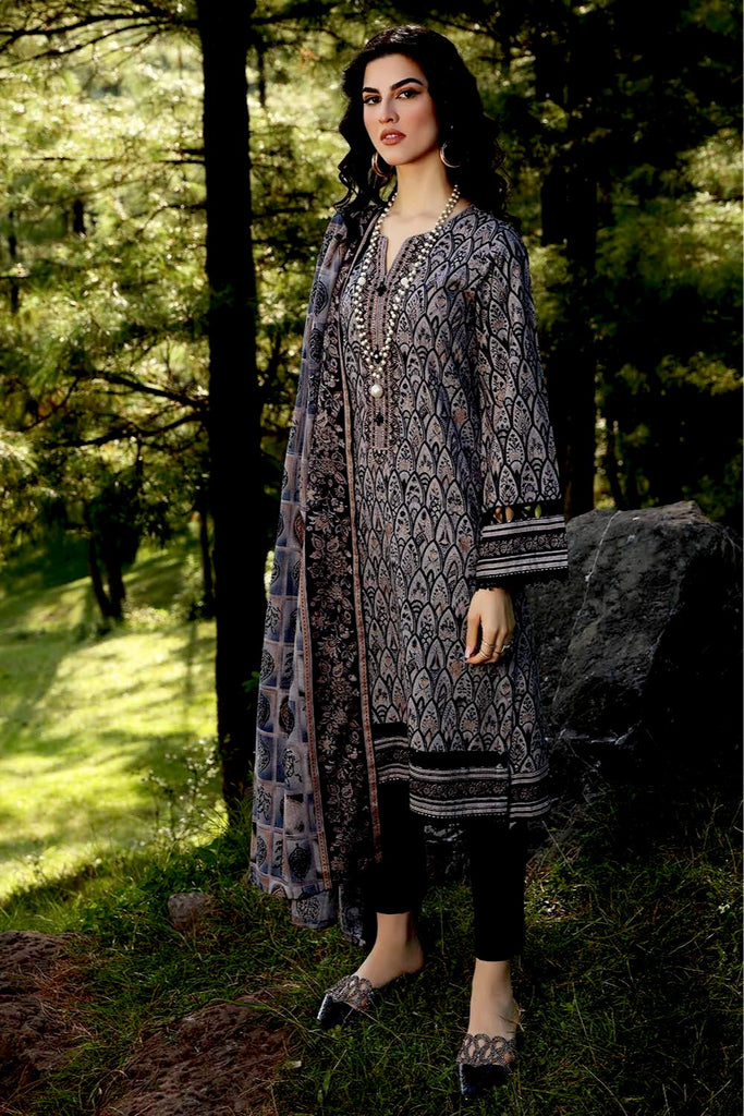 Gul Ahmed Fall/Winter Collection 2021 – 2PC Embroidered Khaddar Suit with Gold Printed Khaddar Dupatta TK-12003