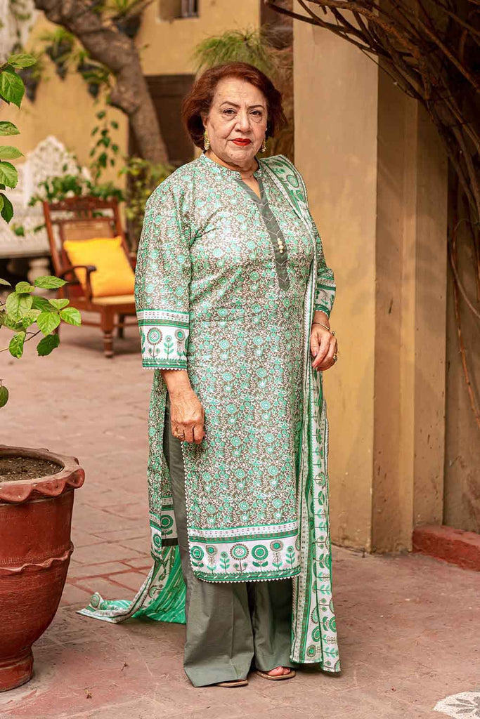 Gul Ahmed Summer 2022 · Tribute Collection – 3PC Lawn Printed Suit CL-22105 B