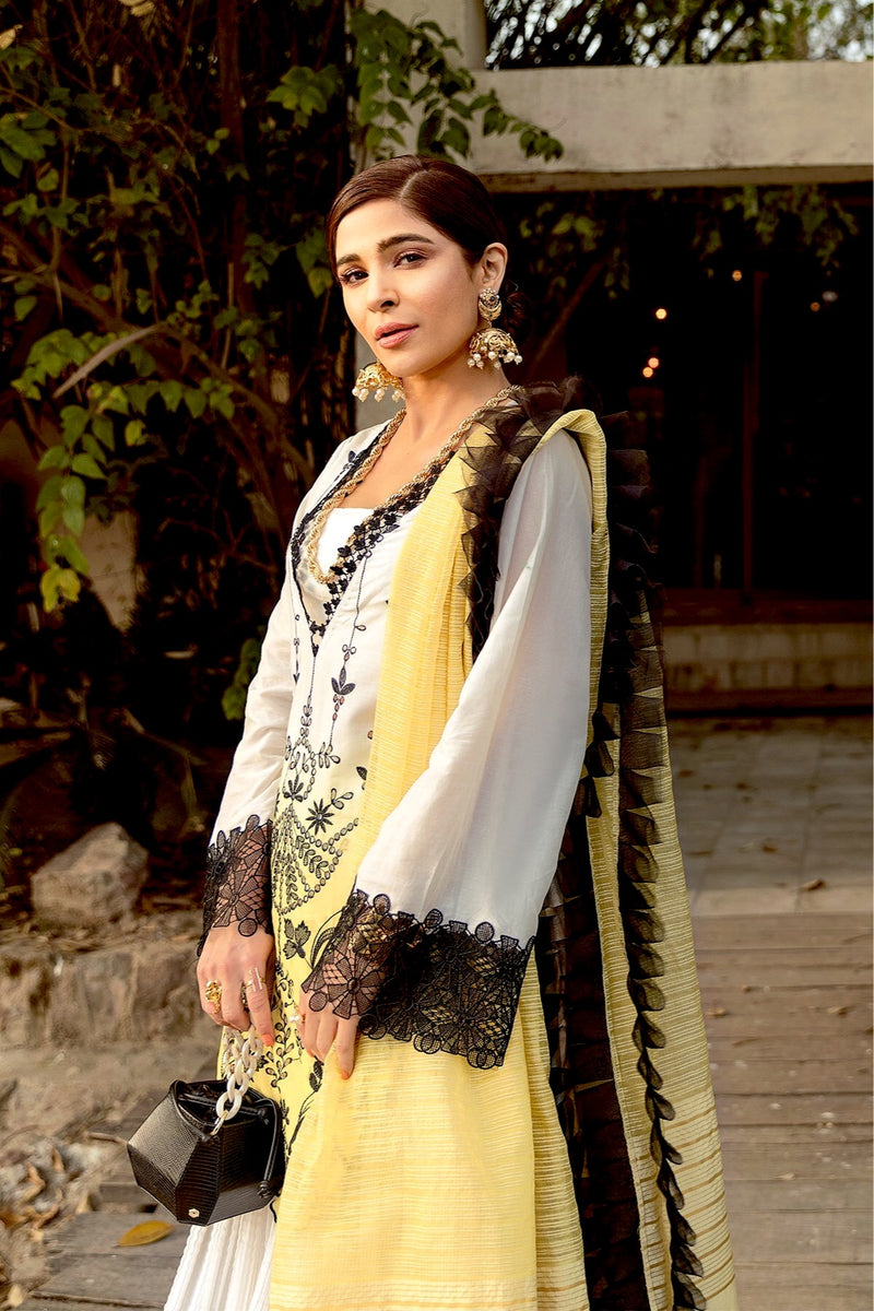 Saira Rizwan GUMAAN SR-07: White Pakistani Lawn Suit Worn by Ayesha ...
