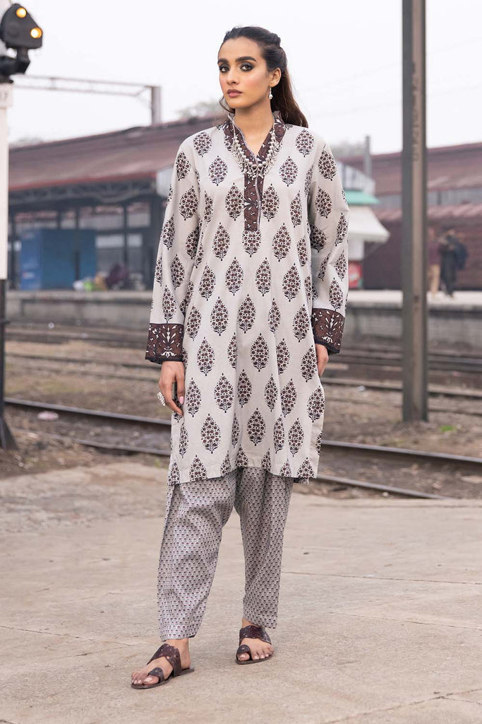 Gul Ahmed Summer Basic Lawn 2021 · 2PC Unstitched Printed Lawn Shirt With Printed Trouser TL-347 B